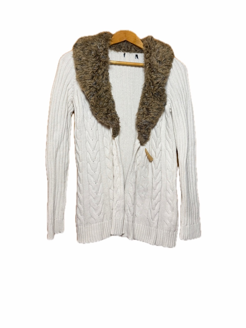Cozy Cream Cable-Knit Sweater with Faux Fur Collar